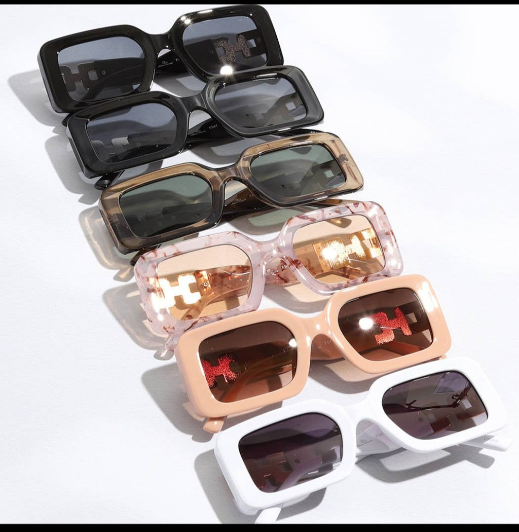 Wide Frame chunky chain Sunglasses
