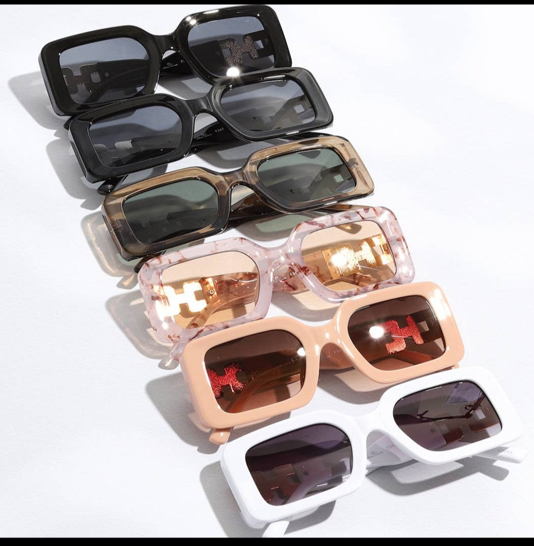 Wide Frame chunky chain Sunglasses