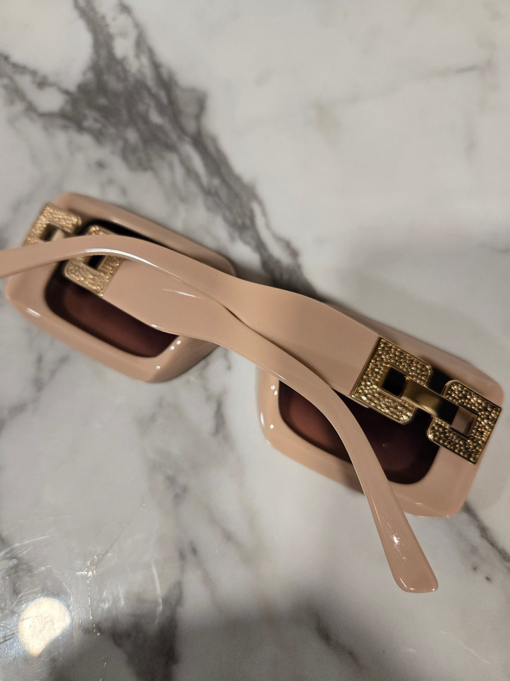 Square  Wide Frame Chunky Chain Sunglasses