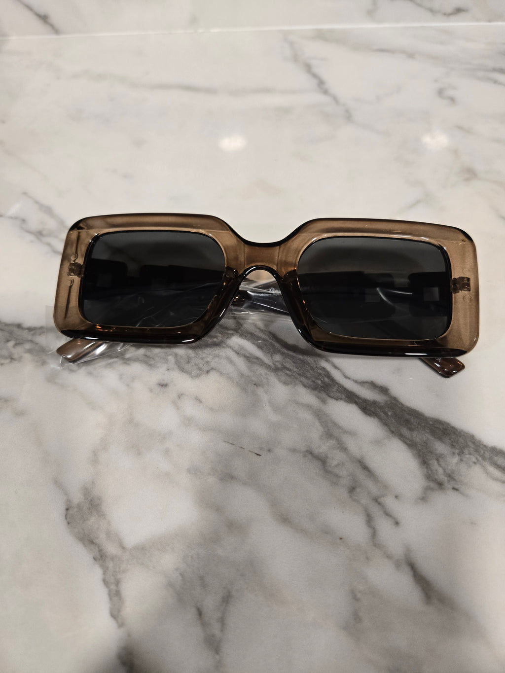 Square Wide Frame Chain Sunglasses