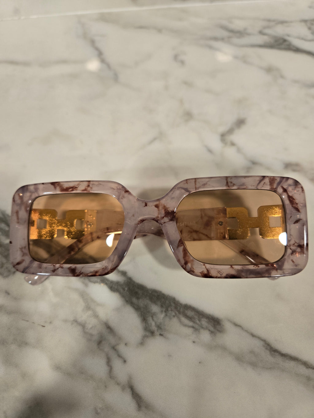 Wide Frame chunky chain Sunglasses