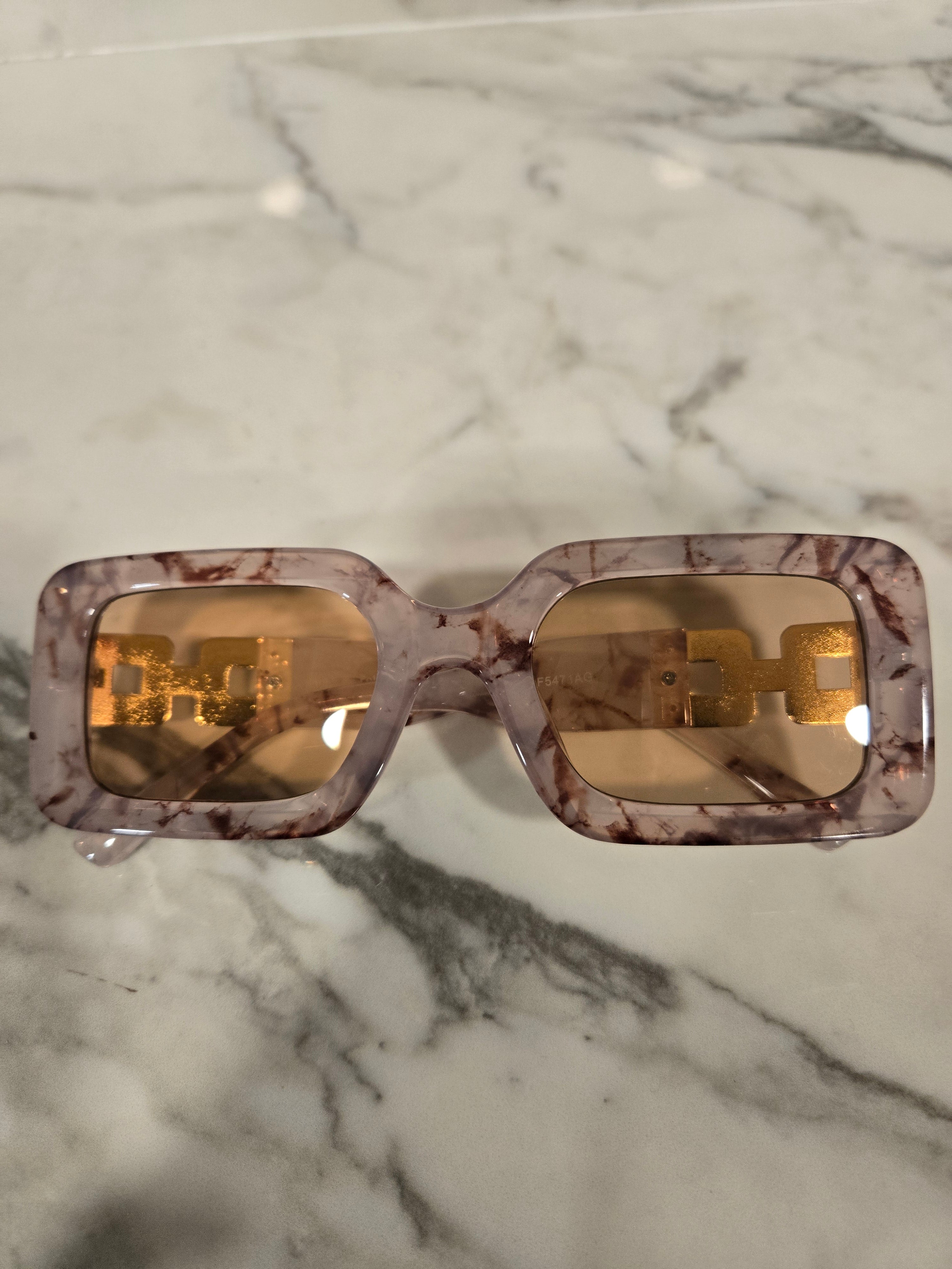 Wide Frame chunky chain Sunglasses