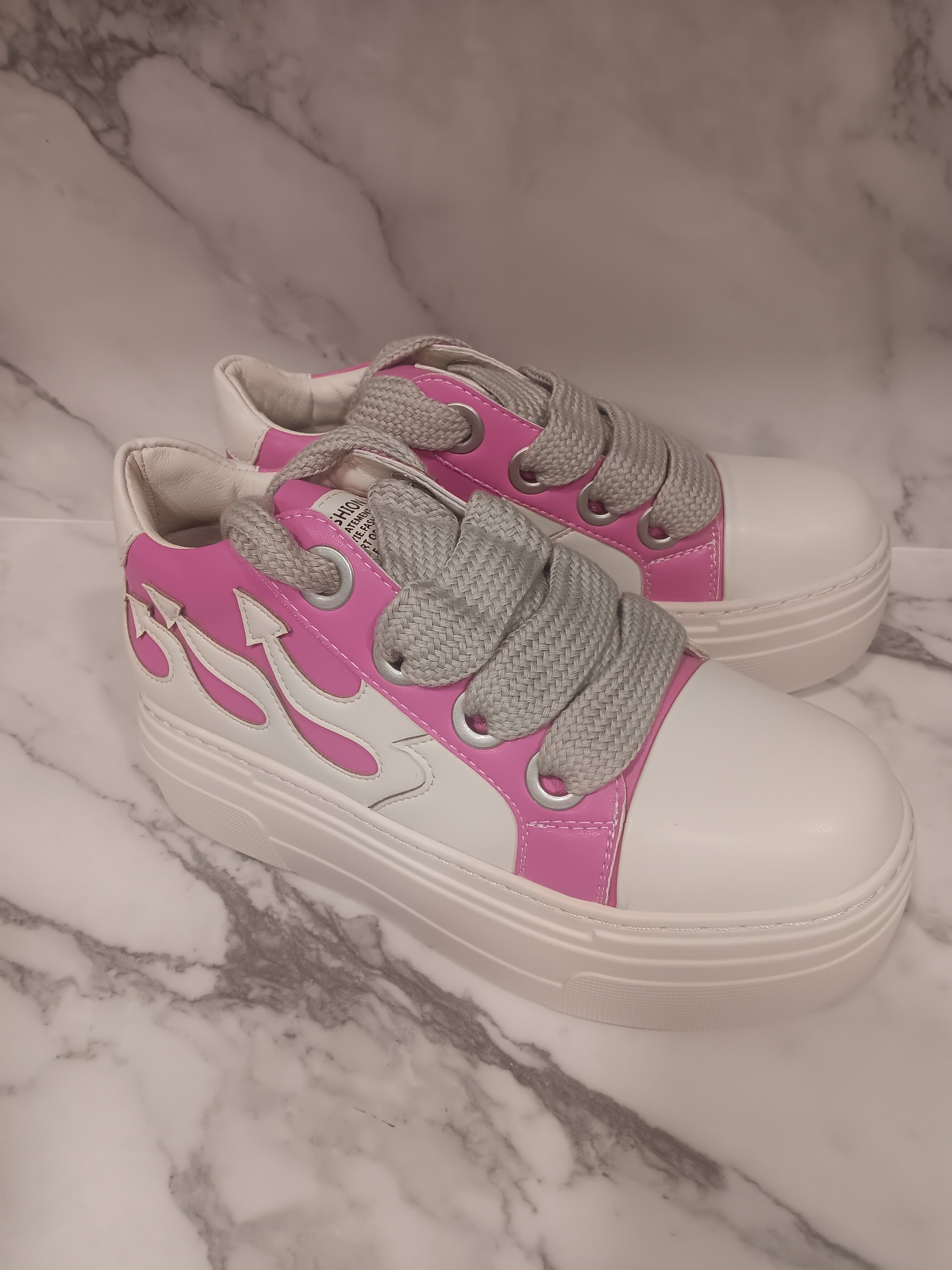 Low Top Platform shoe