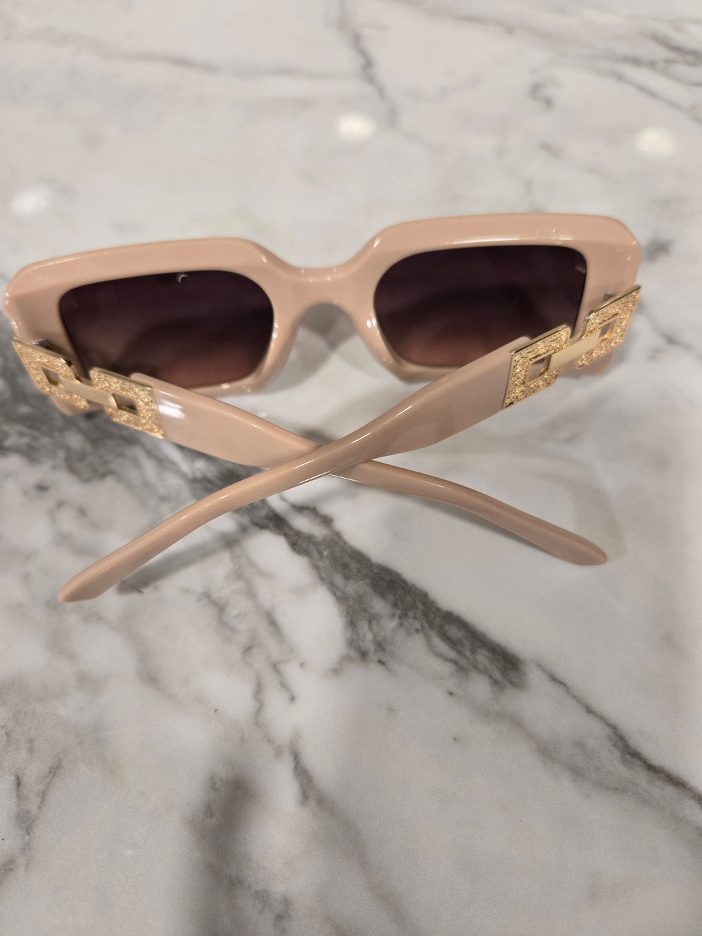 Square  Wide Frame Chunky Chain Sunglasses