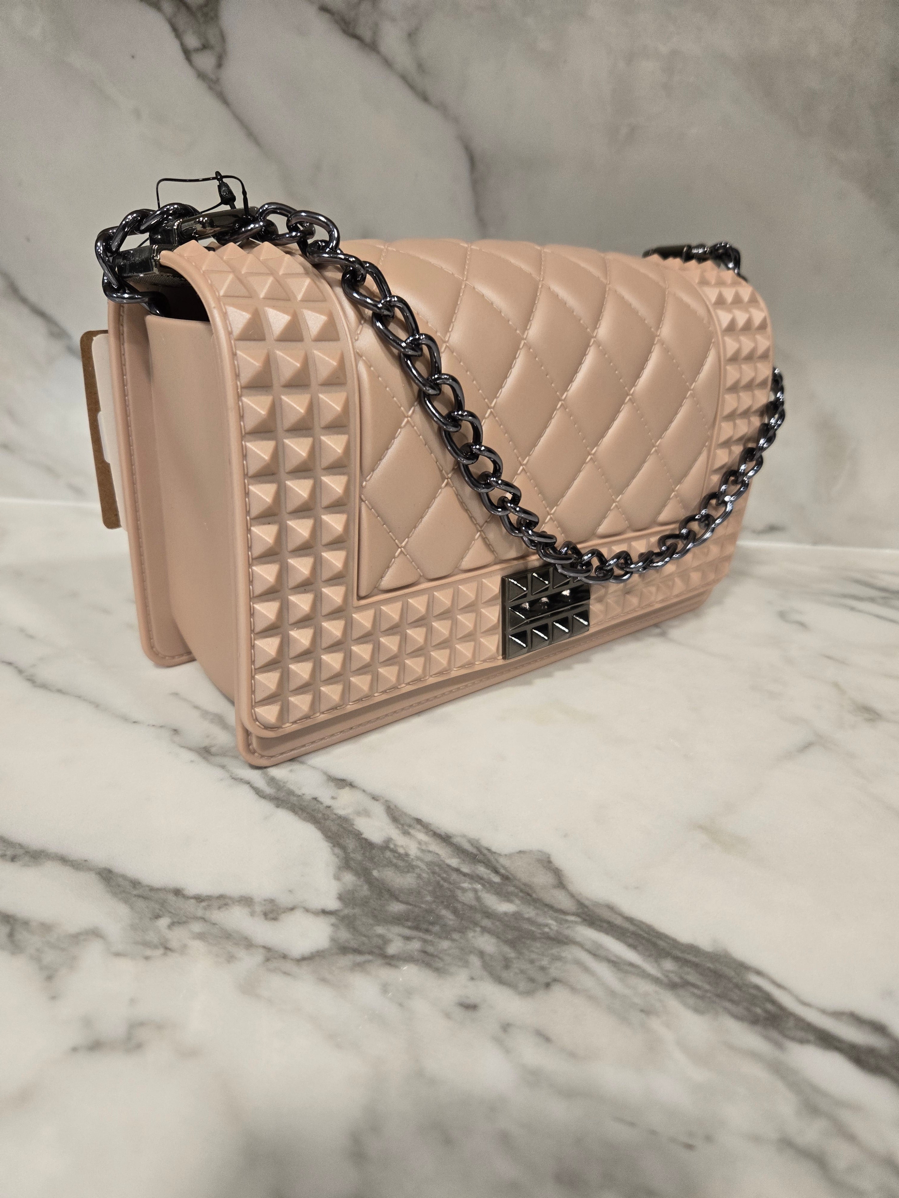 Studded clutch